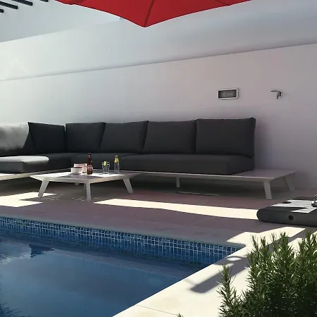 Comfortable In Coto With Swimming Pool Villa